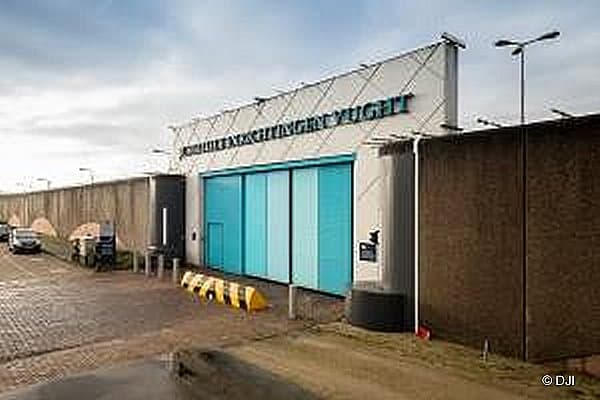 Medewerker PI Vught ontslagen na slapen in cel